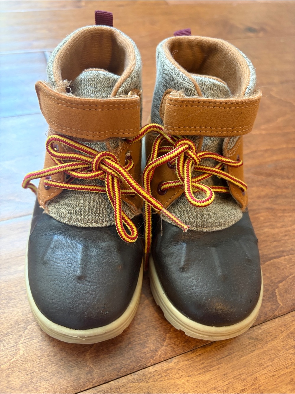 Snow boots